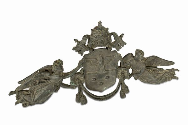 Stemma  in bronzo di Papa Pio XI Ratti, inizi secolo XX  - Asta Incanti d'Arte - Associazione Nazionale - Case d'Asta italiane