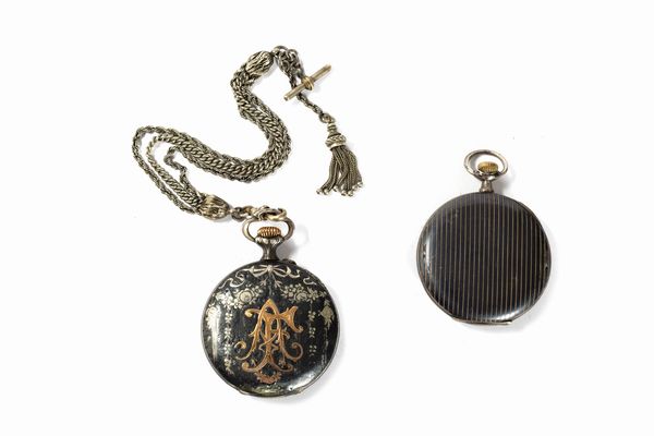 Lotto composto da due orologi da tasca in argento niellato, inizi secolo XX  - Asta Incanti d'Arte - Associazione Nazionale - Case d'Asta italiane