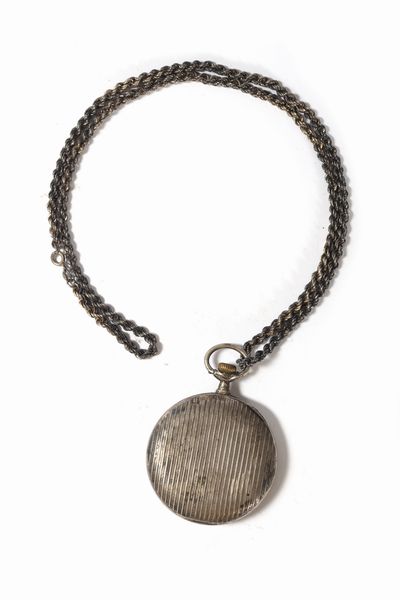 Lotto composto da due orologi da tasca in argento niellato, inizi secolo XX  - Asta Incanti d'Arte - Associazione Nazionale - Case d'Asta italiane