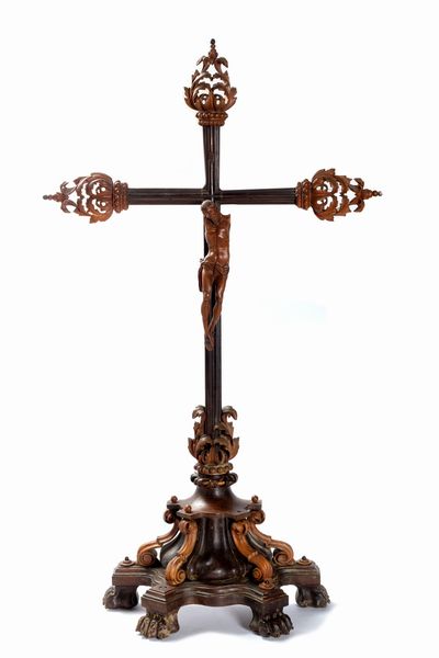 Antico Crocifisso in legno  - Asta Incanti d'Arte - Associazione Nazionale - Case d'Asta italiane