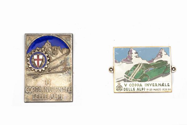Due placche in metallo e smalti della II e della V Coppa Invernale delle Alpi, 1933 e 1938  - Asta Incanti d'Arte - Associazione Nazionale - Case d'Asta italiane