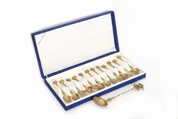 Servizio da dodici cucchiaini e un cucchiaio in argento, con Leone di San Marco  - Asta Incanti d'Arte - Associazione Nazionale - Case d'Asta italiane