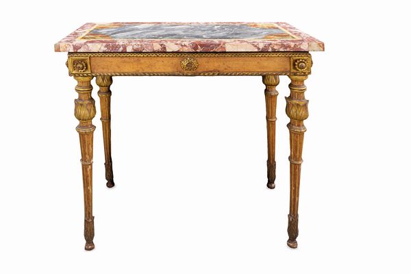 Console laccata e dorata Luigi XVI, con piano in marmo, fine del secolo XVIII  - Asta Incanti d'Arte - Associazione Nazionale - Case d'Asta italiane