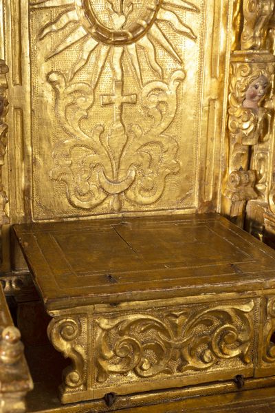 Altarolo da viaggio in legno dorato, secolo XVIII  - Asta Incanti d'Arte - Associazione Nazionale - Case d'Asta italiane