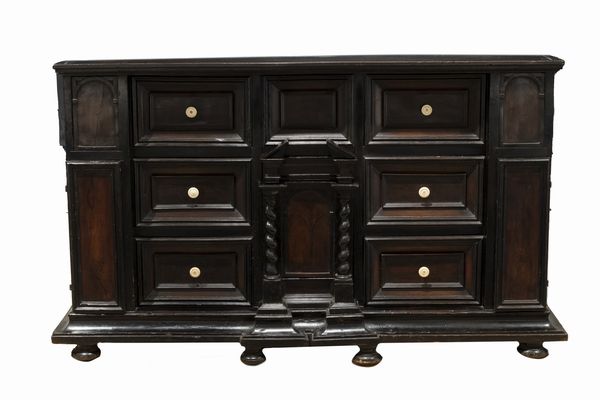 Stipo monetiere in legno ebanizzato, Liguria secolo XVII  - Asta Incanti d'Arte - Associazione Nazionale - Case d'Asta italiane