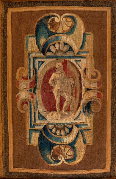 Due antichi arazzi raffiguranti Minerva e Marte entro clipei  - Asta Incanti d'Arte - Associazione Nazionale - Case d'Asta italiane