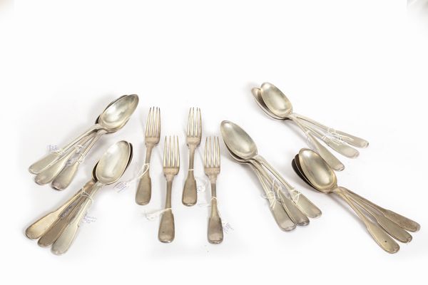 Lotto composto da quindici cucchiai e quattro forchette in argento, Parma inizi secolo XIX  - Asta Incanti d'Arte - Associazione Nazionale - Case d'Asta italiane
