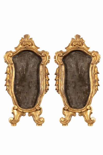 Coppia di specchierine in legno intagliato e dorato  - Asta Incanti d'Arte - Associazione Nazionale - Case d'Asta italiane