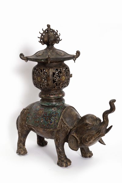 Incensiere in bronzo e smalto cloisonn a forma di elefante, Cina fine secolo XIX  - Asta Incanti d'Arte - Associazione Nazionale - Case d'Asta italiane