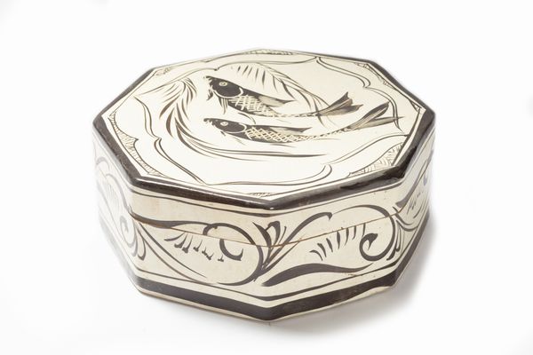 Antica scatola Chizou ottagonale in ceramica, Cina  - Asta Incanti d'Arte - Associazione Nazionale - Case d'Asta italiane