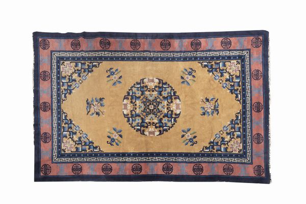 Tappeto in lana, Cina secolo XX  - Asta Incanti d'Arte - Associazione Nazionale - Case d'Asta italiane