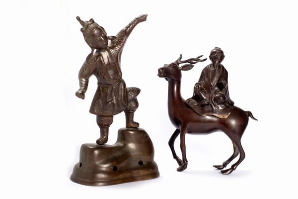 Due sculture in bronzo raffiguranti Guerriero e Saggio a cavallo di un cervo, Cina secolo XIX  - Asta Incanti d'Arte - Associazione Nazionale - Case d'Asta italiane