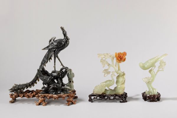 Tre sculture in pietra dura verde raffiguranti volatili, Cina secolo XX  - Asta Incanti d'Arte - Associazione Nazionale - Case d'Asta italiane