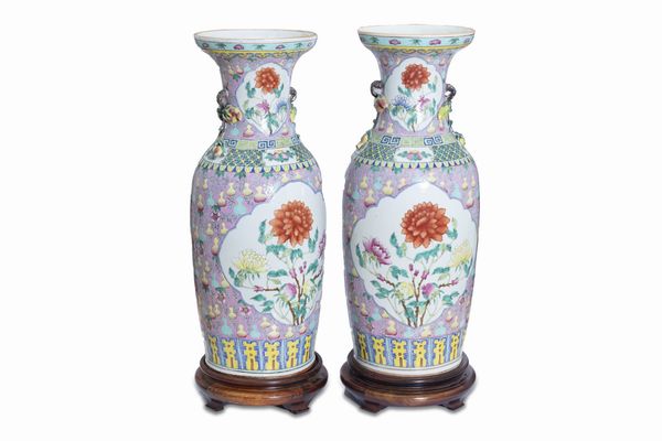 Coppia di vasi in porcellana Famiglia Rosa, Cina inizi secolo XX  - Asta Incanti d'Arte - Associazione Nazionale - Case d'Asta italiane