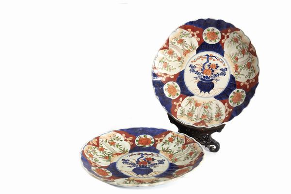 Coppia di piatti in porcellana, Giappone inizi secolo XX  - Asta Incanti d'Arte - Associazione Nazionale - Case d'Asta italiane