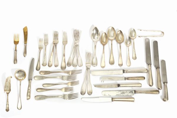 Lotto composto da trentacinque posate in argento  - Asta Incanti d'Arte - Associazione Nazionale - Case d'Asta italiane