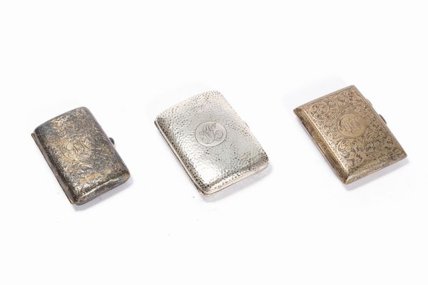 Lotto composto da tre portasigarette in argento, Inghilterra inizi secolo XX  - Asta Incanti d'Arte - Associazione Nazionale - Case d'Asta italiane