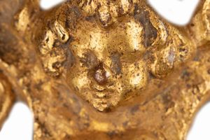 Lotto composto da cinque antichi oggetti in bronzo: tre maniglie e due porta candele  - Asta Incanti d'Arte - Associazione Nazionale - Case d'Asta italiane