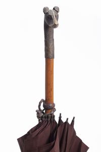 Lotto composto da due ombrellini da bambola con prese in osso, e uno da passeggio con presa a forma di cane, secolo XIX  - Asta Incanti d'Arte - Associazione Nazionale - Case d'Asta italiane