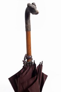 Lotto composto da due ombrellini da bambola con prese in osso, e uno da passeggio con presa a forma di cane, secolo XIX  - Asta Incanti d'Arte - Associazione Nazionale - Case d'Asta italiane