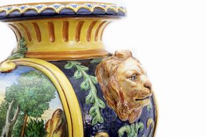 Vaso a due corpi in maiolica istoriata con scene mitologiche, fine secolo XIX  - Asta Incanti d'Arte - Associazione Nazionale - Case d'Asta italiane