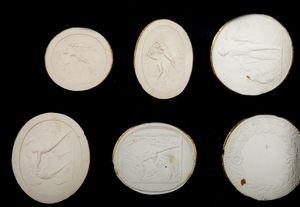 Coppia di cornici a teca in finta tartaruga con calchi in gesso di cammei, in stile neoclassico  - Asta Incanti d'Arte - Associazione Nazionale - Case d'Asta italiane