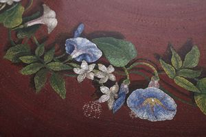 Piano di tavolo circolare in micromosaico con decoro floreale, fine secolo XIX  - Asta Incanti d'Arte - Associazione Nazionale - Case d'Asta italiane