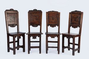 Due coppie di antiche sedie in legno  - Asta Incanti d'Arte - Associazione Nazionale - Case d'Asta italiane