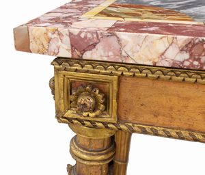 Console laccata e dorata Luigi XVI, con piano in marmo, fine del secolo XVIII  - Asta Incanti d'Arte - Associazione Nazionale - Case d'Asta italiane