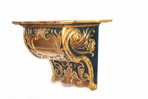 Grande mensola in legno laccato e dorato, secolo XVIII  - Asta Incanti d'Arte - Associazione Nazionale - Case d'Asta italiane