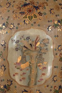 Grande e importante vaso Satsuma con decorazioni floreali e scene di vita di corte, Giappone inizio secolo XX  - Asta Incanti d'Arte - Associazione Nazionale - Case d'Asta italiane