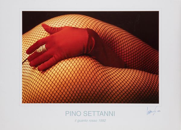 Pino Settanni : Il guanto rosso  - Asta Fotografia - Associazione Nazionale - Case d'Asta italiane