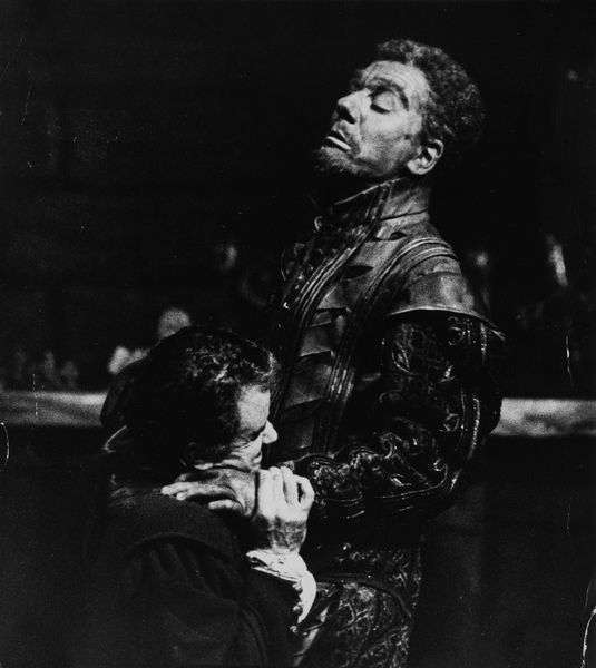 Romano Cagnoni : John Gielgud e Ian Bannen in Othello  - Asta Fotografia - Associazione Nazionale - Case d'Asta italiane