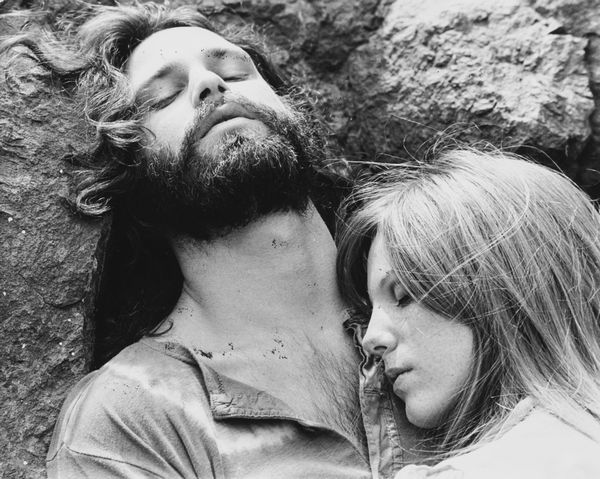 Edmund Teske : Jim Morrison and Pam, Bronson Caves, Hollywood  - Asta Fotografia - Associazione Nazionale - Case d'Asta italiane