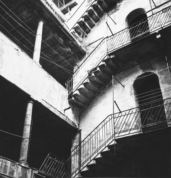 Virgilio Carnisio : Senza titolo (Milano)  - Asta Fotografia - Associazione Nazionale - Case d'Asta italiane