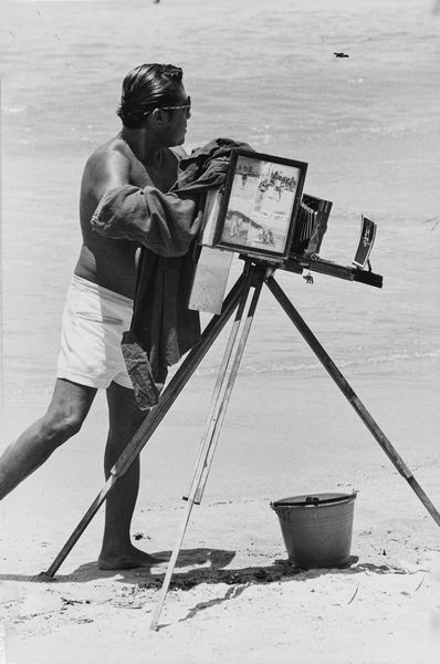 Antonia Cesareo : Senza titolo (Foto in spiaggia)  - Asta Fotografia - Associazione Nazionale - Case d'Asta italiane