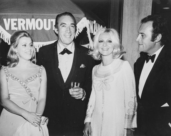 Marv Newton : Anthony Quinn, Jolanda Addolori e ...  - Asta Fotografia - Associazione Nazionale - Case d'Asta italiane