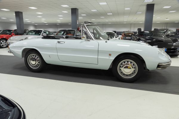 Alfa Romeo : Spider Duetto Osso di Seppia - 1967  - Asta Automobili - Associazione Nazionale - Case d'Asta italiane