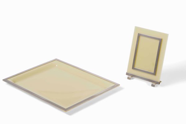 Set da tavolo di vassoio e portafoto.  - Asta Design Lab - Associazione Nazionale - Case d'Asta italiane