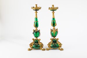 Coppia di importanti candelieri in vetro soffiato di Murano con montatura in bronzo dorato. Veneto, primo quarto del XVII secolo  - Asta Villa di Maser. Storia di una casa e di una famiglia - Associazione Nazionale - Case d'Asta italiane