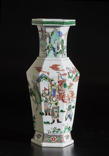 Arte Cinese : Gruppo di tre vasi in porcellana  Cina, prima met� XX secolo  - Asta Asta 373 | ARTE ORIENTALE E ISLAMICA - ARTE ORIENALE E WUNDERKAMMER Online - Associazione Nazionale - Case d'Asta italiane