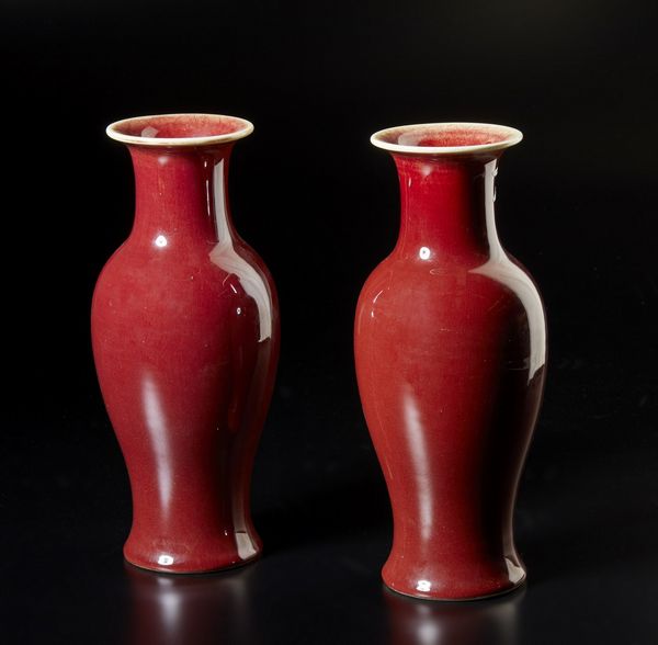 Arte Cinese : Coppia di vasi sang de boeuf  Cina, XX secolo  - Asta Asta 373 | ARTE ORIENTALE E ISLAMICA - ARTE ORIENALE E WUNDERKAMMER Online - Associazione Nazionale - Case d'Asta italiane