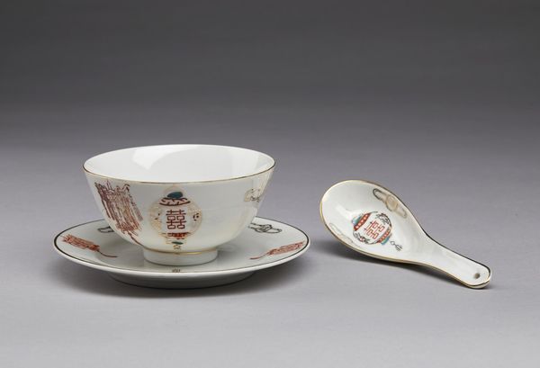 Arte Cinese : Lotto composto da tre oggetti in porcellana  Cina, XIX-XX secolo  - Asta Asta 373 | ARTE ORIENTALE E ISLAMICA - ARTE ORIENALE E WUNDERKAMMER Online - Associazione Nazionale - Case d'Asta italiane