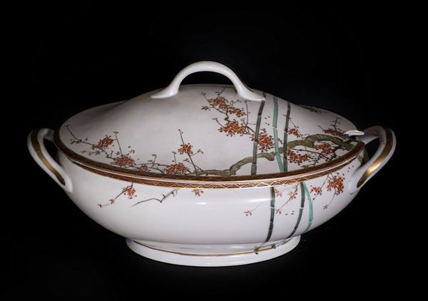 ARTE GIAPPONESE : Lotto composto da zuppiere e scaldavivande in porcellana bianca Giappone, XIX secolo  - Asta Asta 373 | ARTE ORIENTALE E ISLAMICA - ARTE ORIENALE E WUNDERKAMMER Online - Associazione Nazionale - Case d'Asta italiane