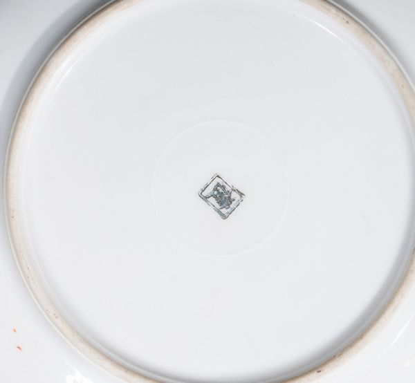 ARTE GIAPPONESE : Un servizio da t� in porcellana bianca Giappone, XIX secolo  - Asta Asta 373 | ARTE ORIENTALE E ISLAMICA - ARTE ORIENALE E WUNDERKAMMER Online - Associazione Nazionale - Case d'Asta italiane