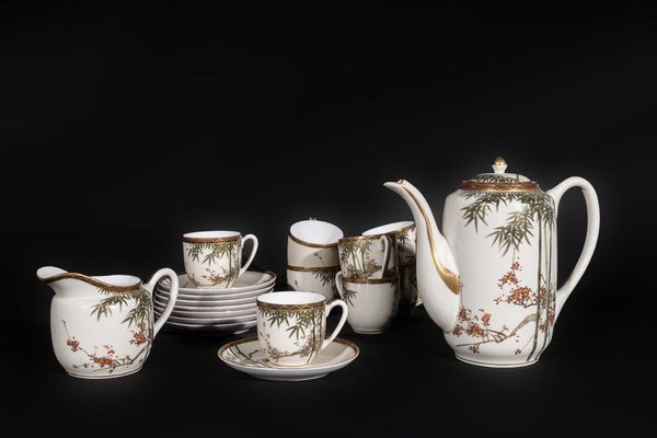 ARTE GIAPPONESE : Un servizio da caff� di otto coperti in porcellana bianca Giappone, XIX secolo  - Asta Asta 373 | ARTE ORIENTALE E ISLAMICA - ARTE ORIENALE E WUNDERKAMMER Online - Associazione Nazionale - Case d'Asta italiane
