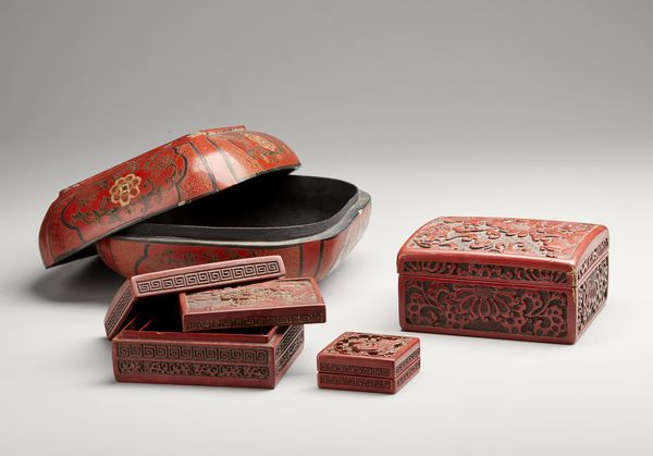 Arte Cinese : Gruppo di otto contenitori in lacca  Cina, dinastia Qing, XVIII- XIX secolo  - Asta Asta 373 | ARTE ORIENTALE E ISLAMICA - ARTE ORIENALE E WUNDERKAMMER Online - Associazione Nazionale - Case d'Asta italiane