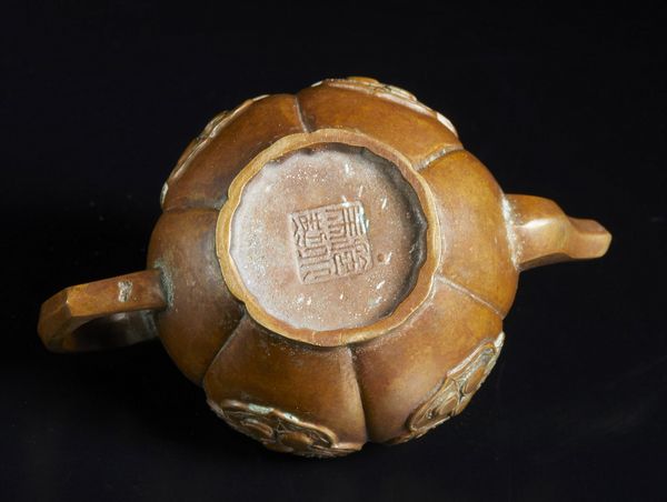 Arte Cinese : Teiera, incensiere e Buddha assiso Cina, XX secolo  - Asta Asta 373 | ARTE ORIENTALE E ISLAMICA - ARTE ORIENALE E WUNDERKAMMER Online - Associazione Nazionale - Case d'Asta italiane