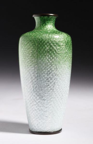 ARTE GIAPPONESE : Piccolo vaso in metallo cloisonn� guilloche Giappone, periodo Meiji, XIX secolo  - Asta Asta 373 | ARTE ORIENTALE E ISLAMICA - ARTE ORIENALE E WUNDERKAMMER Online - Associazione Nazionale - Case d'Asta italiane