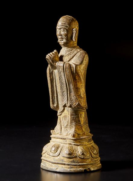 Arte Cinese : Figura di Lohan in bronzo  Cina, dinastia Ming, XVI secolo  - Asta Asta 373 | ARTE ORIENTALE E ISLAMICA - ARTE ORIENALE E WUNDERKAMMER Online - Associazione Nazionale - Case d'Asta italiane